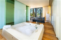 Ensuite bathroom, master suite A